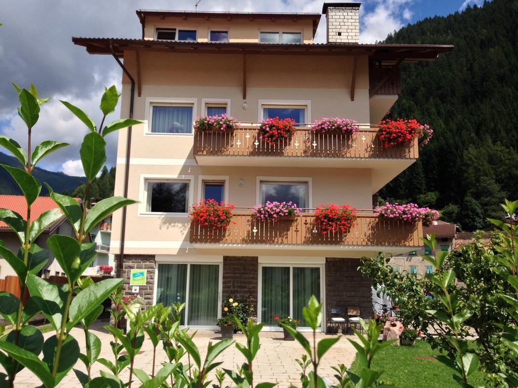 Appartamento Rose Di Bosco เปรดัซโซ ภายนอก รูปภาพ